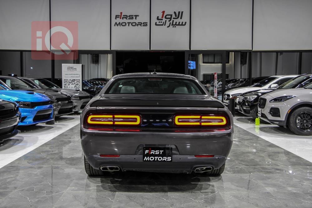 Dodge Challenger